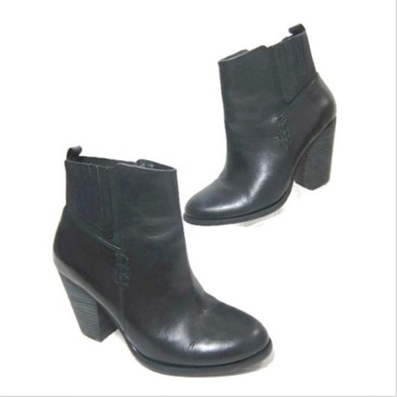 Vince Camuto Shoes - Vince Camuto Black Leather Ankle Boot ⬇️ $50